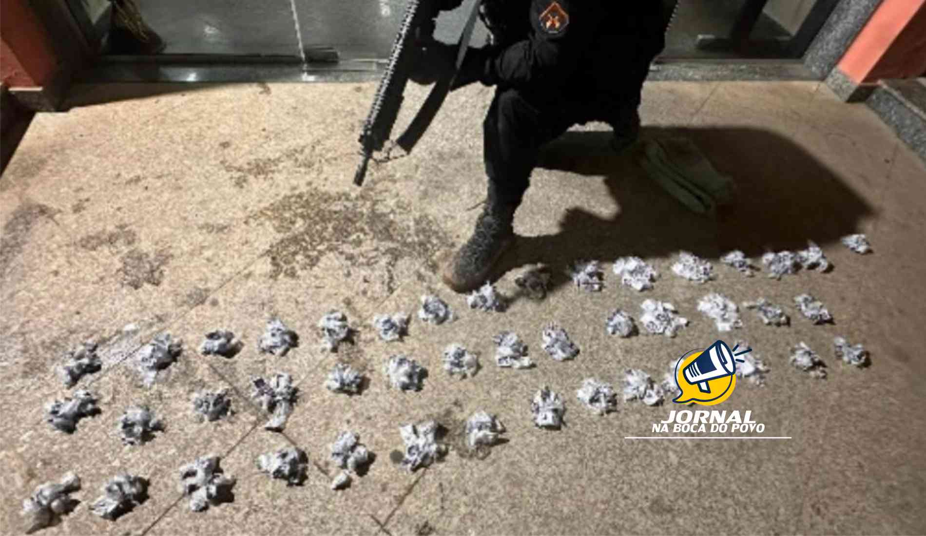 Militares do 36°BPM apreende mais de 430 pinos de cocaína no bairro Cidade Nova em Pádua