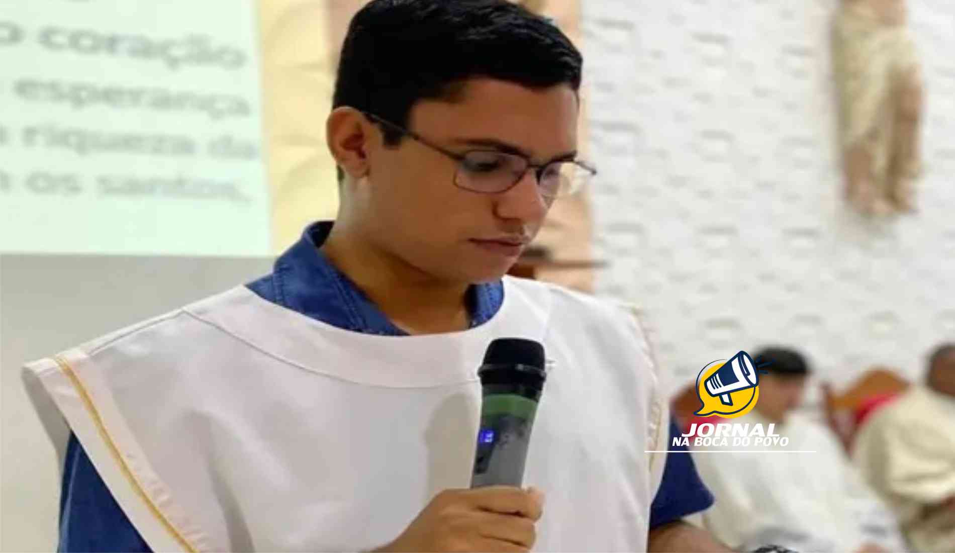 Jovem de São Fidélis cria ¨vaquinha¨ para lançar livro sobre ritos da Igreja Católica