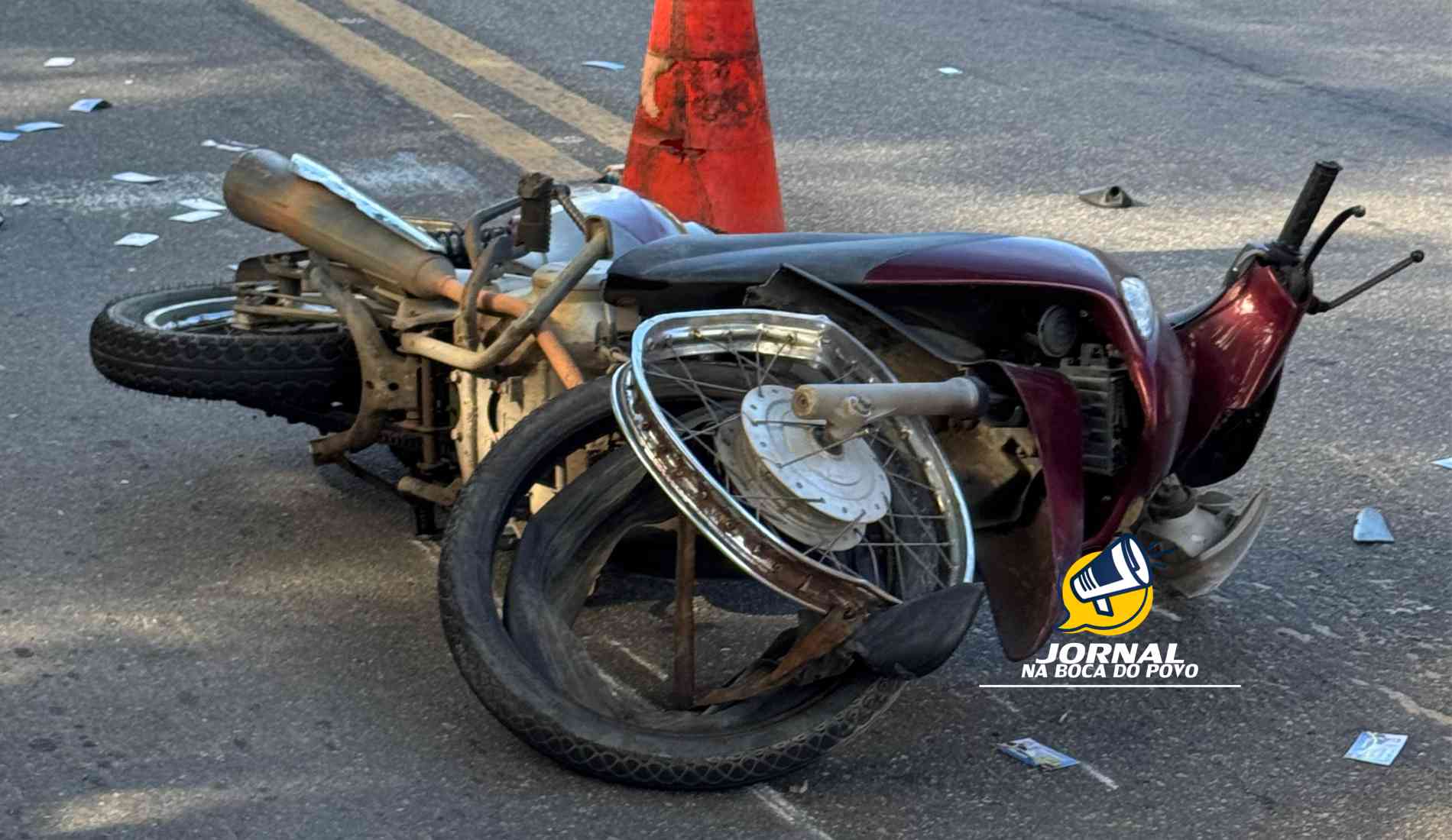 Colisão entre motos deixa dois feridos na RJ-116, em Aperibé