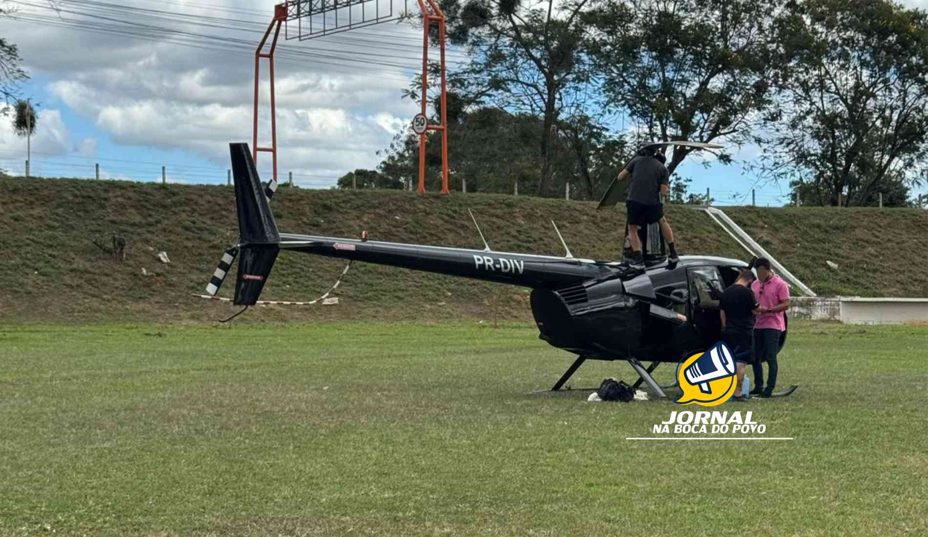 Helicóptero faz pouso de emergência em Aperibé