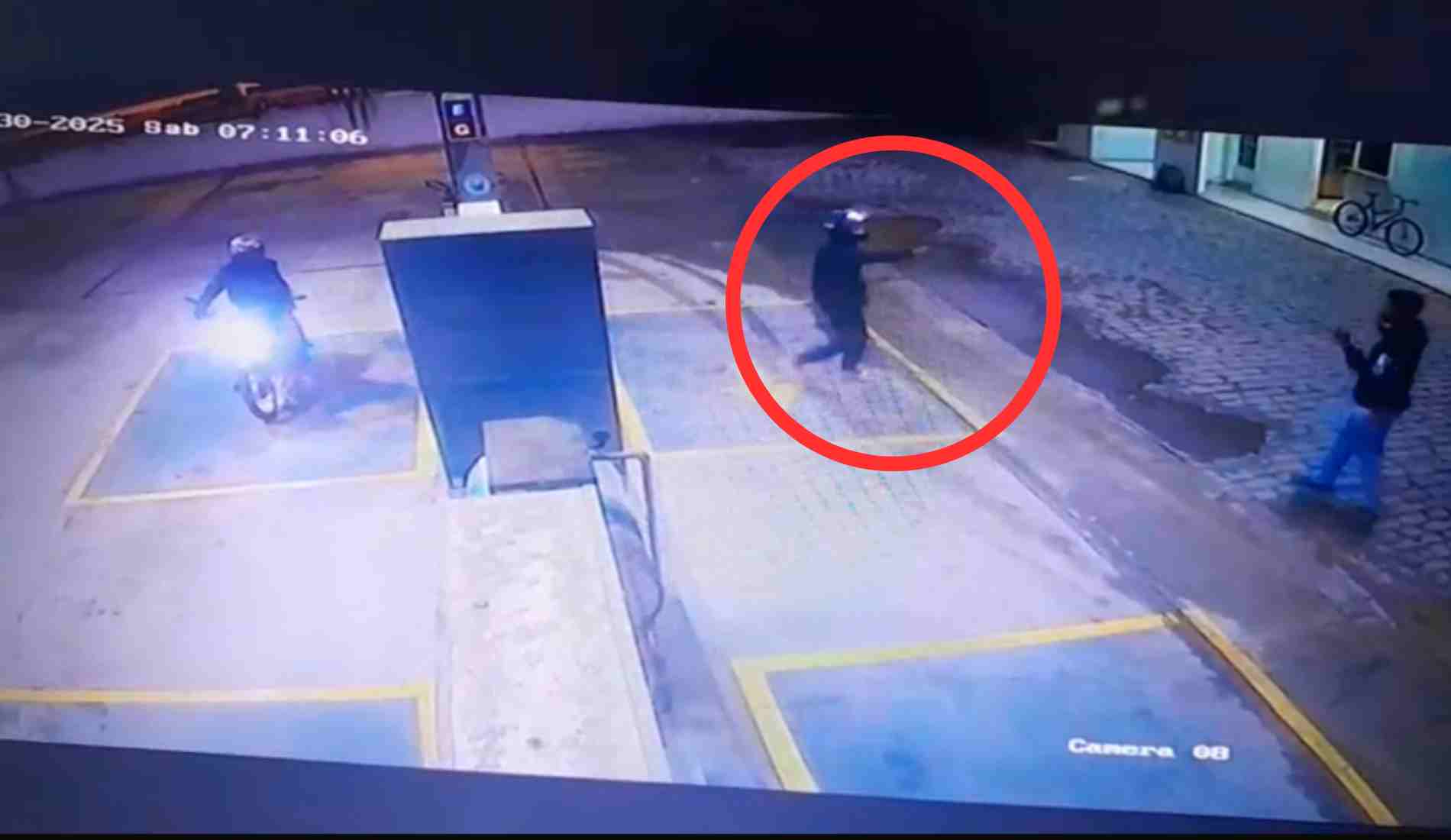 Usando máscaras e arma, bandidos assaltam posto de combustíveis em Laranjais, em Itaocara