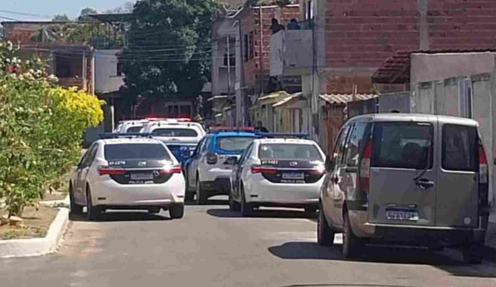 Quatro suspeitos presos em operação conjunta após cinco pessoas serem assinadas em Itaperuna