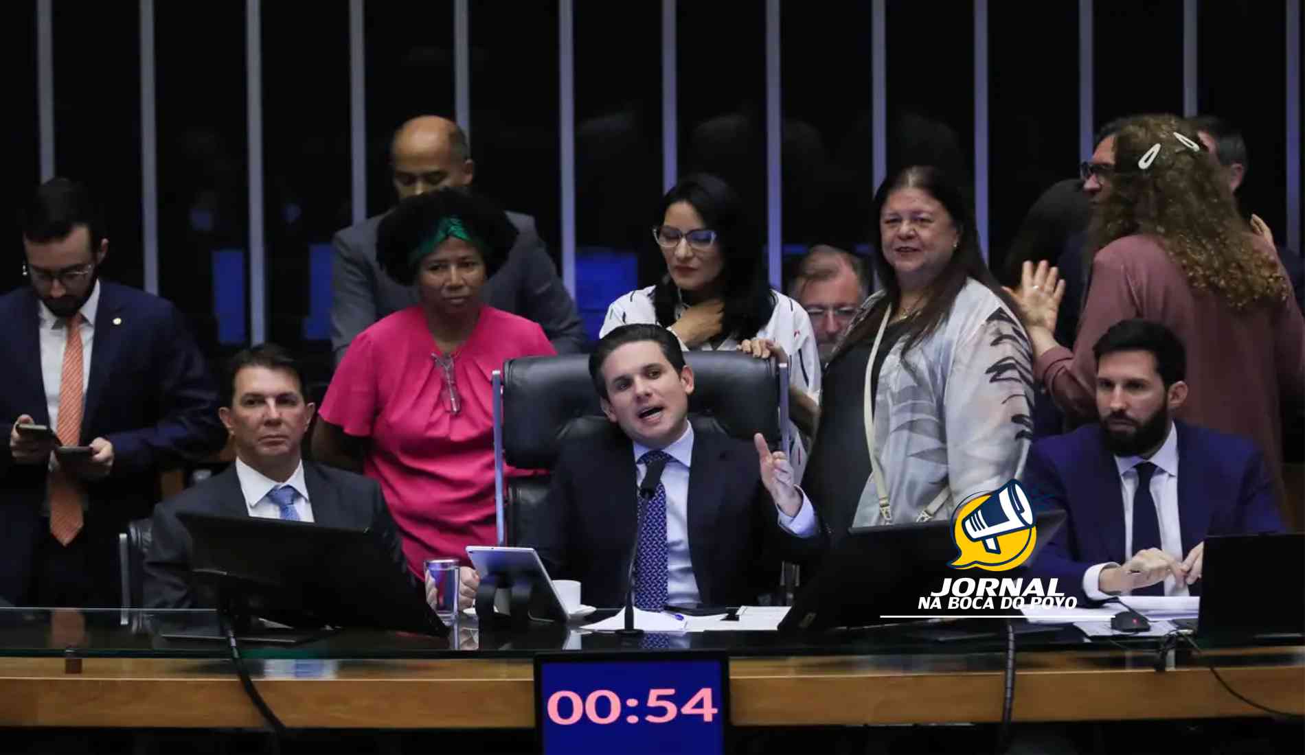 Câmara dos Deputados aprova licença menstrual de até 2 dias