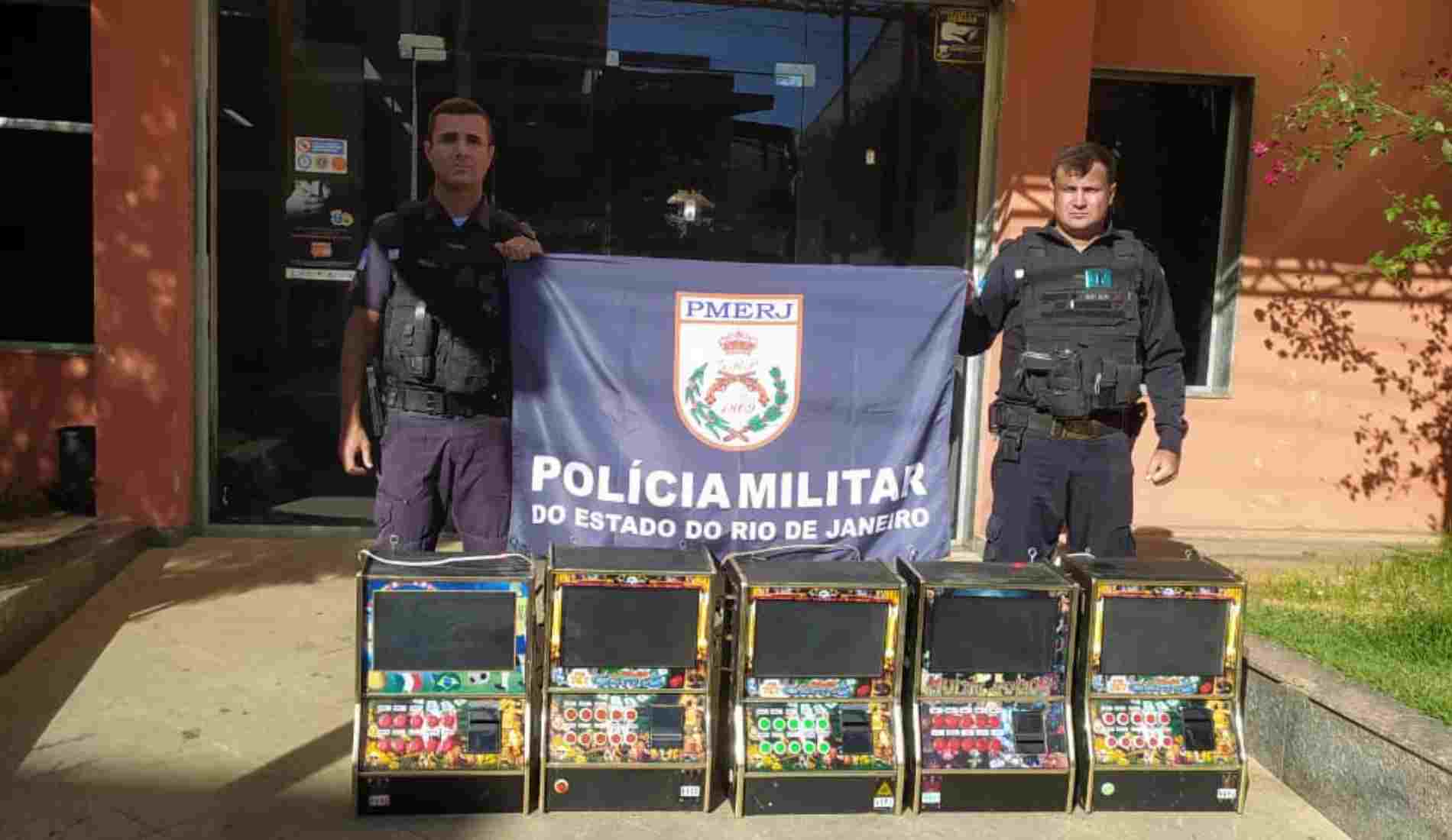 Homem é agredido após desentendimento sobre máquinas caça-níquel em Pádua; polícia apreende equipamentos