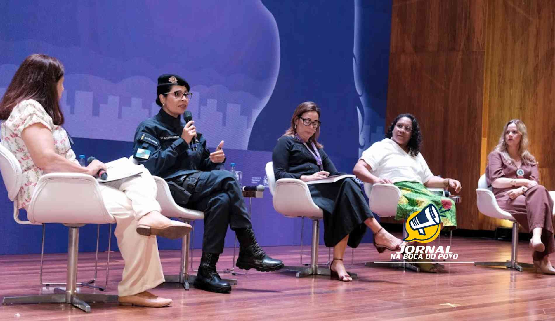 Dossiê Mulher: violência psicológica na internet aumentou 5.000% em uma década