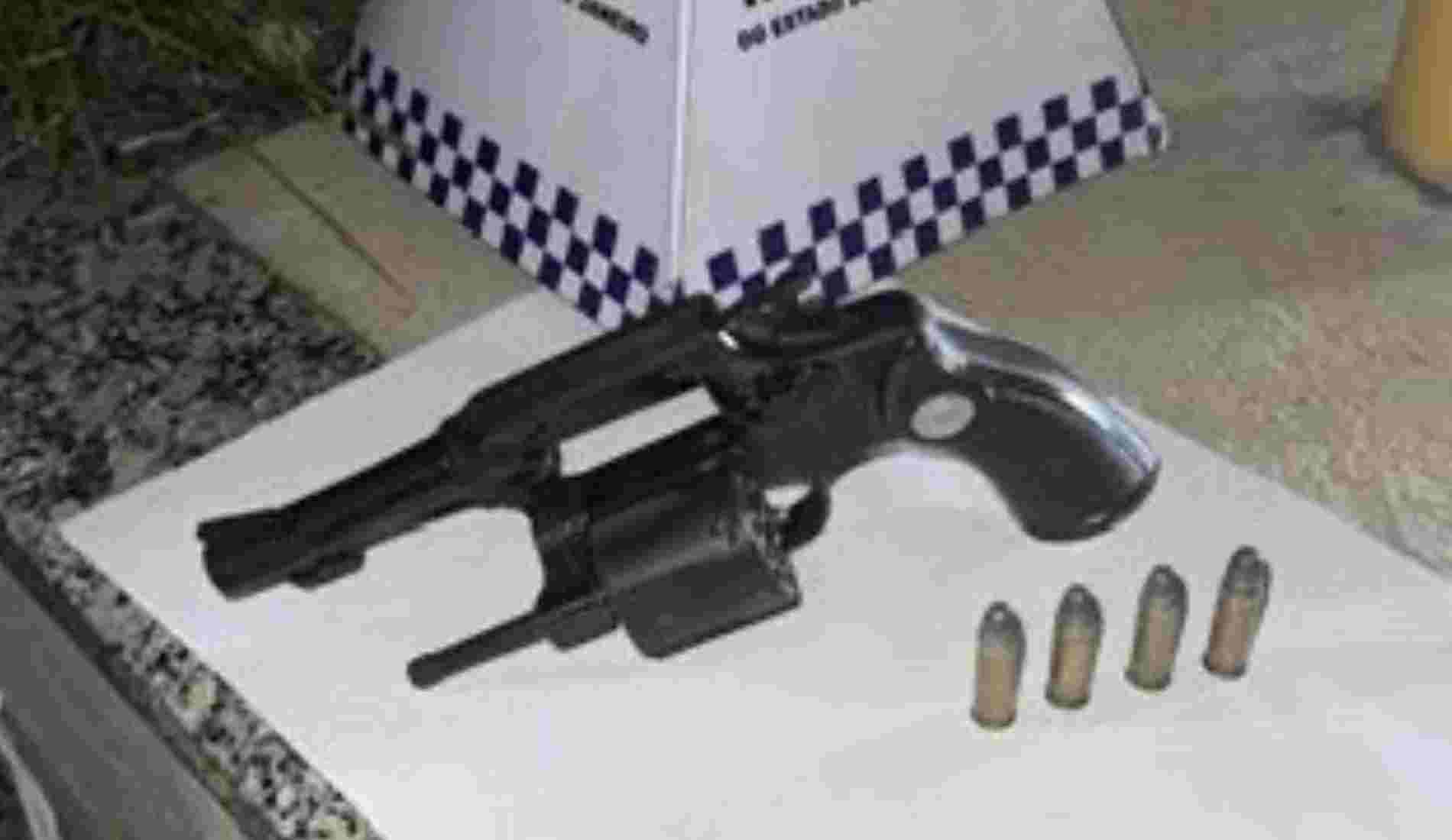 Homem é preso por porte ilegal de arma durante o Carnaval em Aperibé