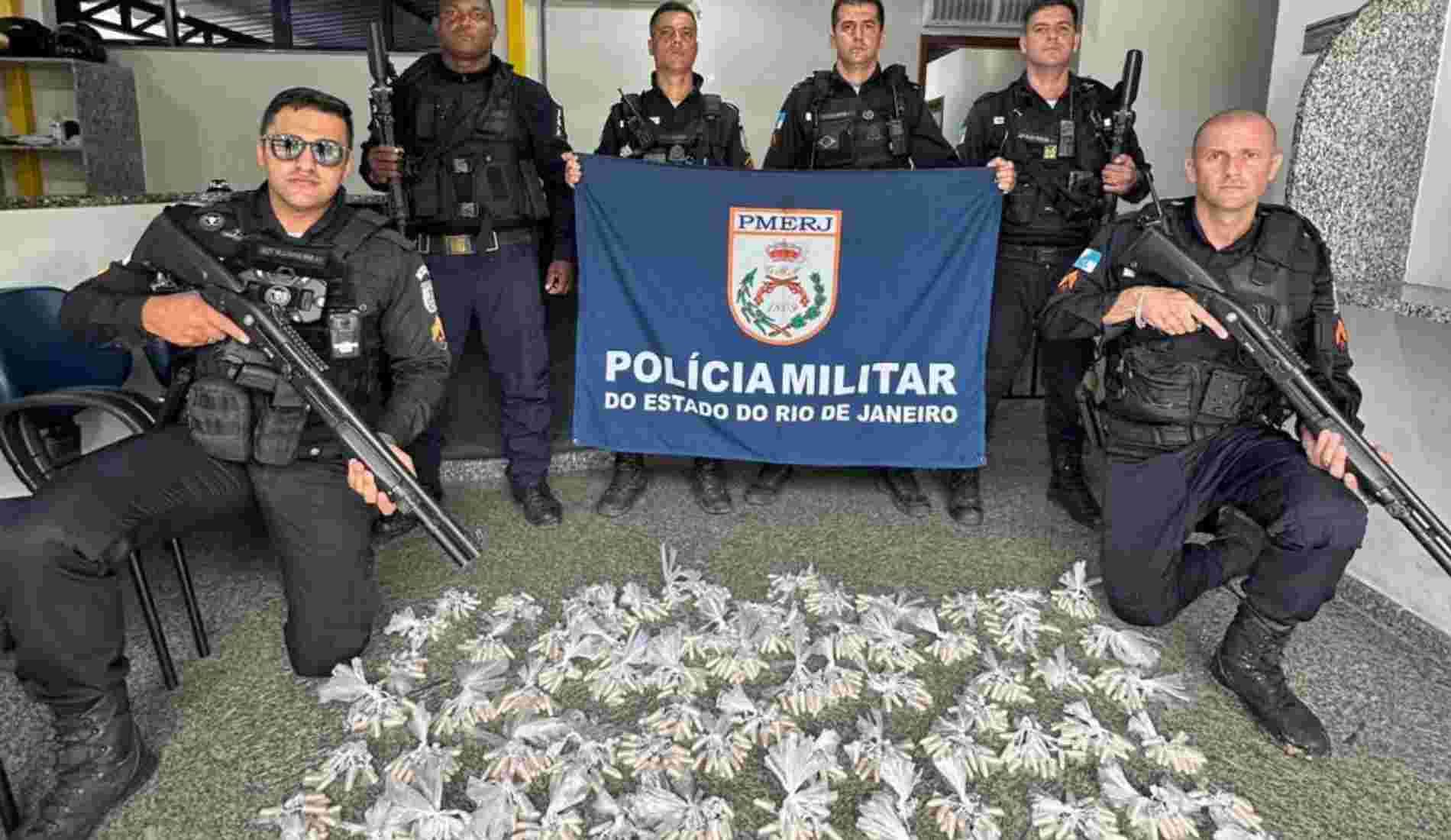 Grande quantidade de cocaína é apreendida pela PM no Morro do Demétrio, em Miracema