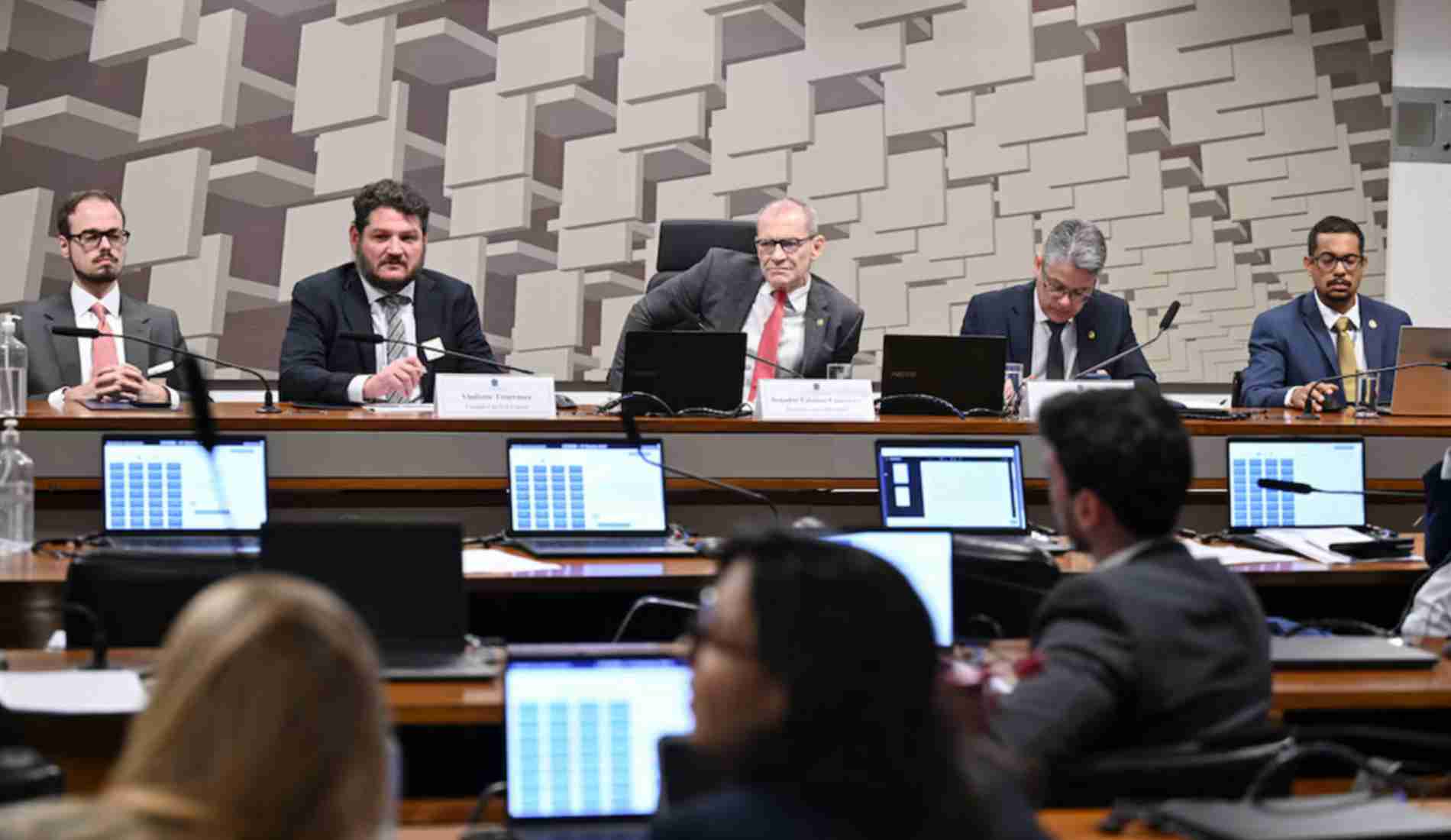 CPI do Crime Organizado: relatório final pede intervenção federal no Rio e impeachment de ministros do STF