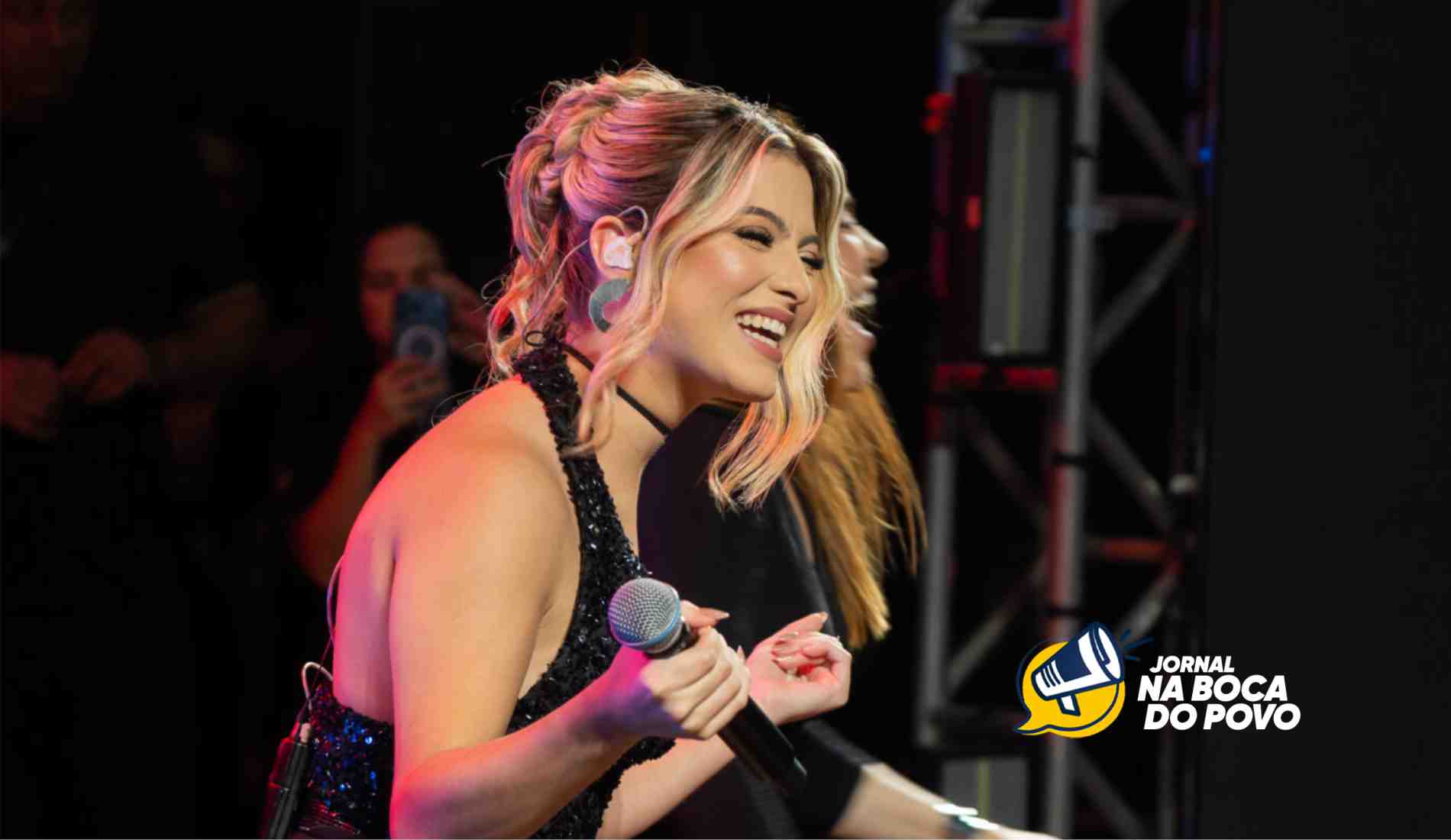 Aposta da nova geração do sertanejo, Victoria Gabi sobe ao palco da EXFANA em Natividade